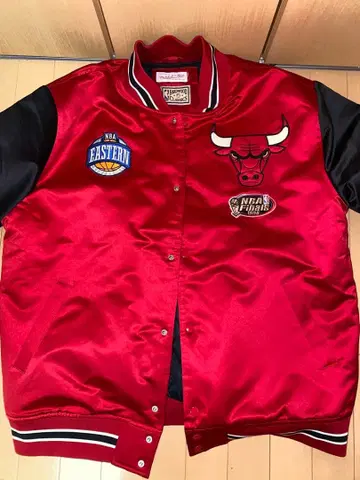시카고 불스 새틴 바시티 자켓 레드