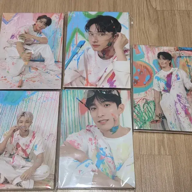 세븐틴 페더썬 캐럿반 물감 (조슈아, 준, 원우, 도겸, 찬)