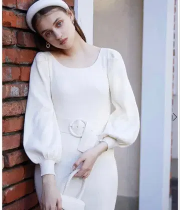 eimyistoire 턱 볼륨 슬리브 타이트 니트 원피스