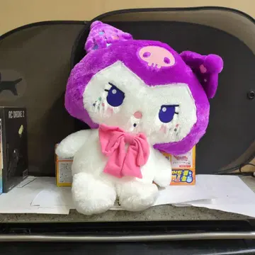 스컬 모자 보라색과 화이트 봉제 인형