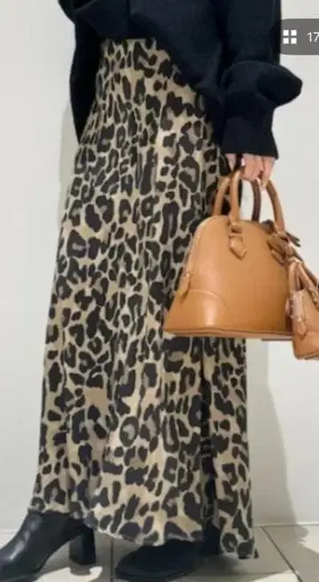 미라 오웬 Mila Owen 롱 스커트 레오파드 플레어 스커트