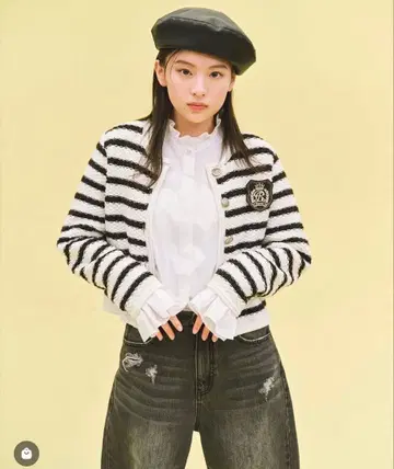 Apuweiser-riche 엠블럼 부착 라메 니트 자켓