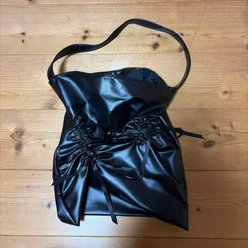 블랙 드로우 스트링 숄더백