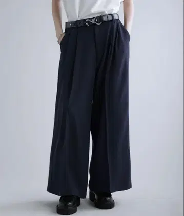 SOCCE 에버크리즈 2턱 센터 프레스 와이드 플레어 슬랙스