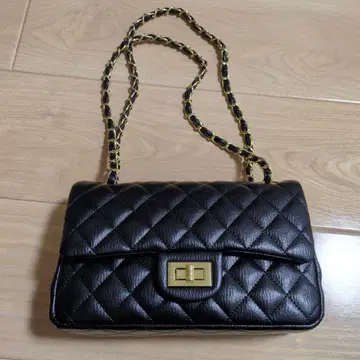 새상품급 퀼트 숄더백 마틀라세풍