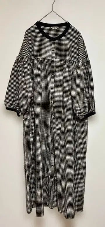 사만사 모스모스 배색 개더 원피스 블랙 체크