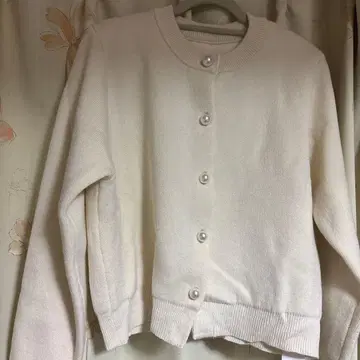 아이보리 M 사이즈 가디건 펄 버튼