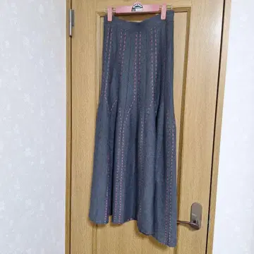 그레이 플레어 스커트 핑크 스티치