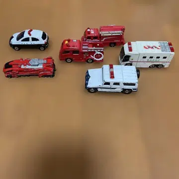 토미카 긴급 차량 미니카 세트 여섯 대 세트