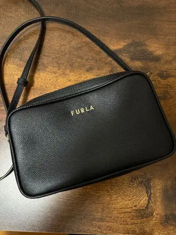 FURLA 블랙 가죽 숄더백