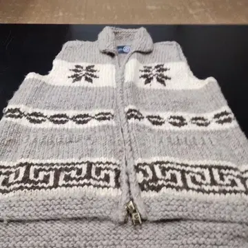 별주 캐나디안 스웨터 베스트 하자품