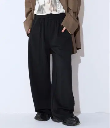 JEANASIS 지나시스 맨투맨 코쿤 턱 팬츠 블랙