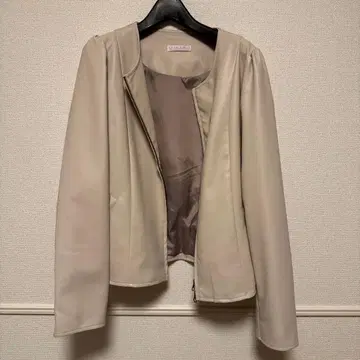 MIHARU 베이지 노카라 자켓