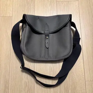 Brady STOUR 숄더백 정가 49500