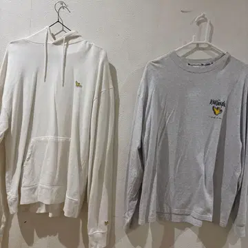 화이트 후드티와 그레이 셔츠 세트