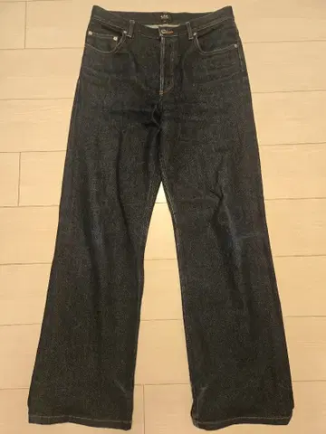 A.P.C. JEAN AARON 28