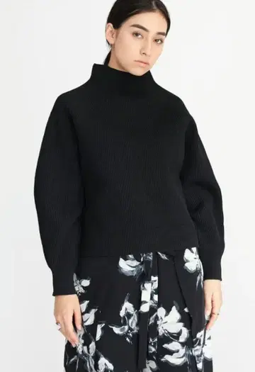 야마다야 Aga 벌룬 슬리브 모크넥 니트 블랙