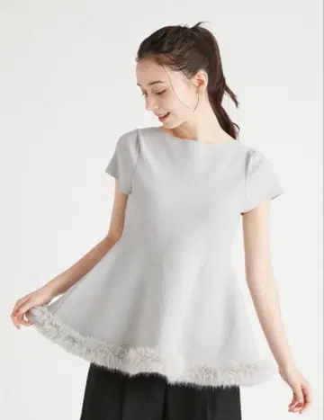 셀포드 퍼 트리밍 페플럼 니트 풀오버 S 사이즈