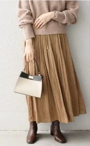 [ 미개봉 새상품 ] SHIPS 새틴 개더 스커트 [ 36 ] 카멜