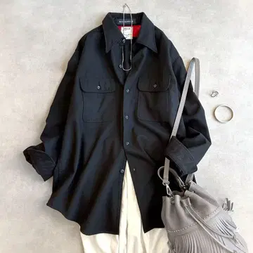 새상품급 정가 5.3만 매디슨 블루//HAMPTON 울 셔츠 블랙