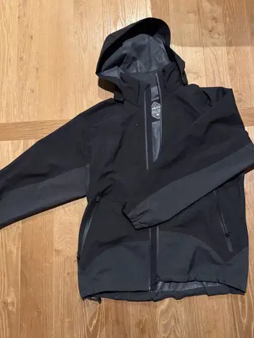 블랙 이나렘 라이트 웜 2WAY 스탠드 카라 자켓 워크맨