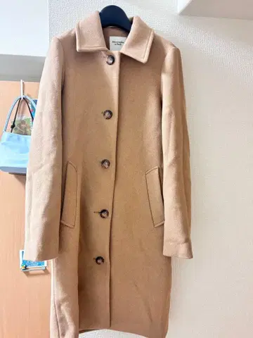베이지 롱 코트