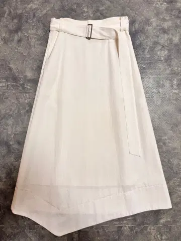 ebure 벨트 포함 롱 스커트