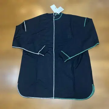 새상품 TMDL 미니 쭈리 센터 스위치 맨투맨 블랙 L 사이즈