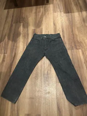 EVISU 다크 그레이 데님 팬츠