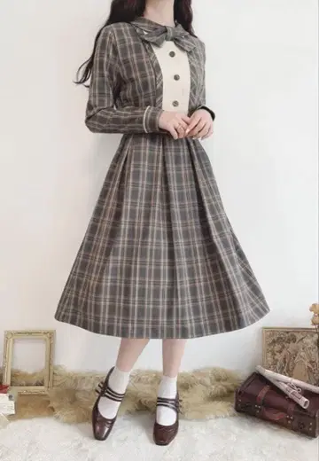 [ 새상품급 ] Fi.n.t 요크 절개 보타이 체크 원피스