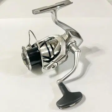 시마노 23 스트라딕 C3000