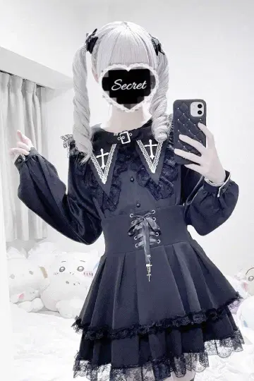 MARS 벨트 포함 크로스 자수 블라우스 블랙