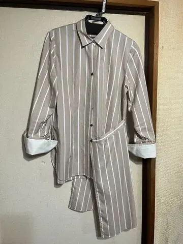 어도어 롱 블라우스