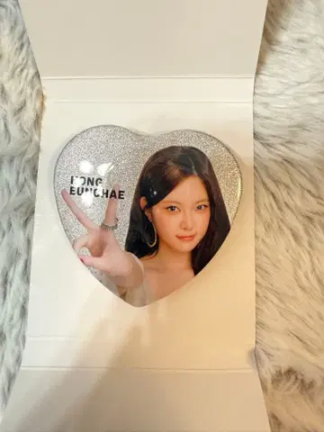 LE SSERAFIM 르세라핌 PHOTO CAN BADGE