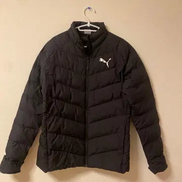 푸마 점퍼 남성용 M 사이즈입니다. 비교적 깨끗한 상품입니다.