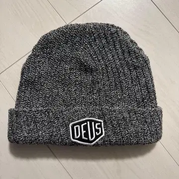 DEUS 그레이 니트 모자