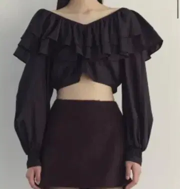 [ 미사용 새상품 ] 프릴 숏 블라우스