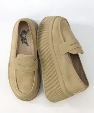 LOVE HUNTER 통굽 로퍼 베이지