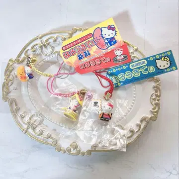 헬로키티 니가타 한정판 쌀과자 투구 사도섬 한정판 펜던트 세트