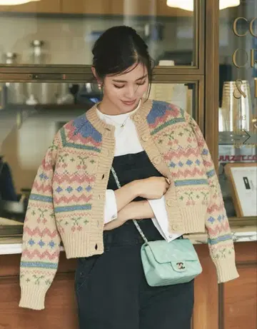 새상품급 세븐텐 체리 자카드 가디건 S seven ten