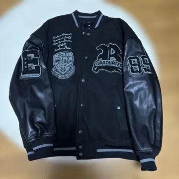 자수 장식 블랙 바시티 자켓