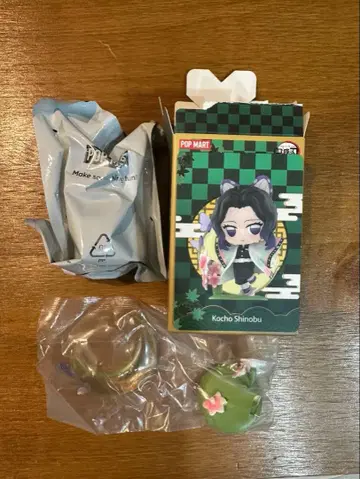 POP MART 귀멸의 칼날 생일꽃 시리즈 코쵸우 시노부