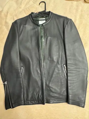 UNITED TOKYO 블랙 가죽 자켓 사이즈 2