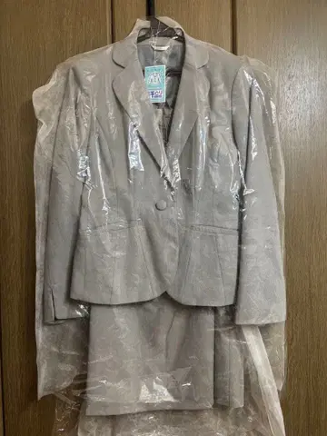 [클리닝 완료] 그레이 여성 수트 9호 ANCHOR WOMAN