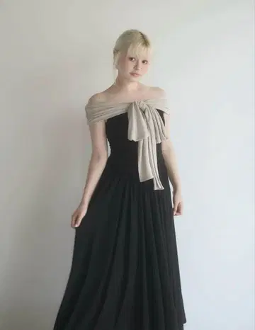 andmary Orga 오프숄더 드레스 블랙