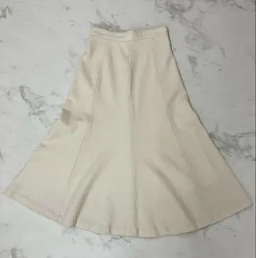 아이보리 울 플레어 스커트