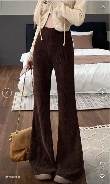 by LEGNA 코듀로이 플레어 팬츠