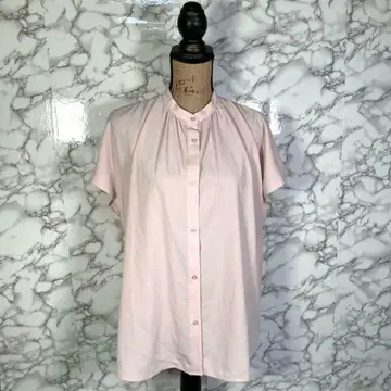 GU 지유 (XL) 스탠드 카라 개더 블라우스 옅은 핑크