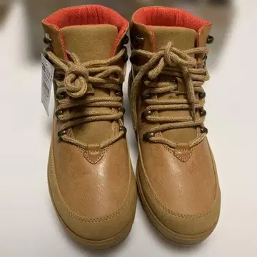 빌라봉 베이지 하이컷 부츠