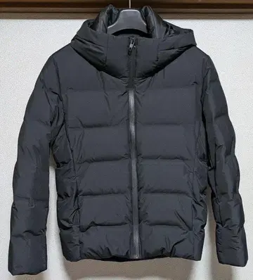 유니클로 심리스 다운 파카 블랙 M